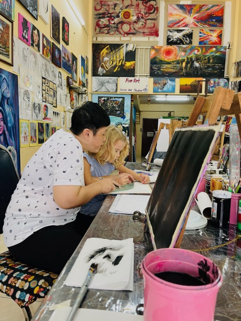 Ein Besuch im Noina Art Studio ist ein Must do für kreative Kids in Chiang Mai