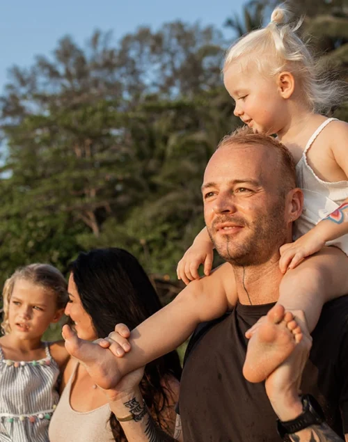 Digital Nomad Family of four on the beach