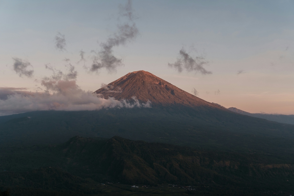 Mountain during dawn.