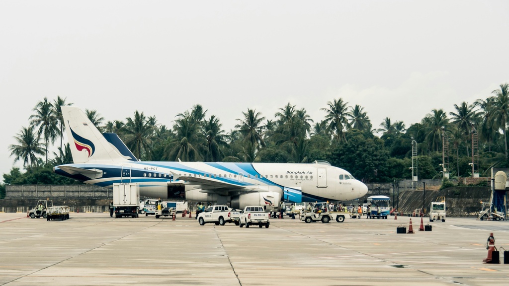 Airplane waiting for passengers, from Phuket to Koh Phangan