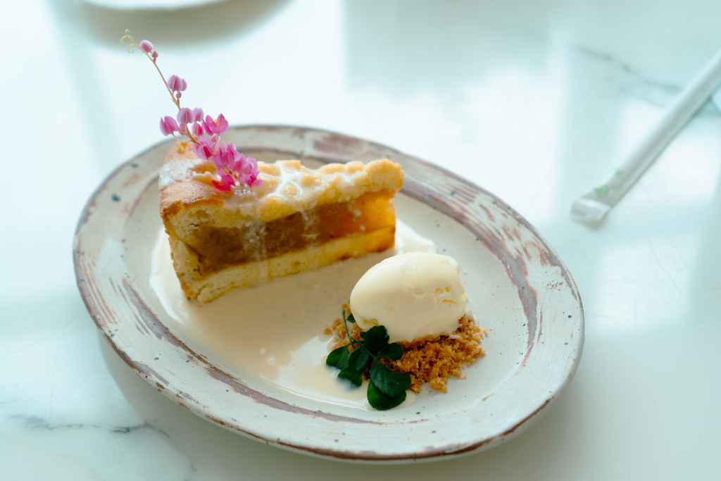 Eva Cafe Koh Samui: Cutest Family Cafe on the Island? 8 A plate of food with a slice of pie and ice cream.