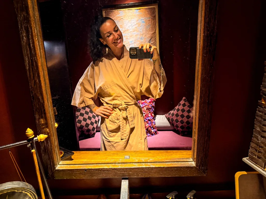 Anantara Bophut Koh Samui – Honest Family Review 2025 38 A woman taking a selfie in a mirror.