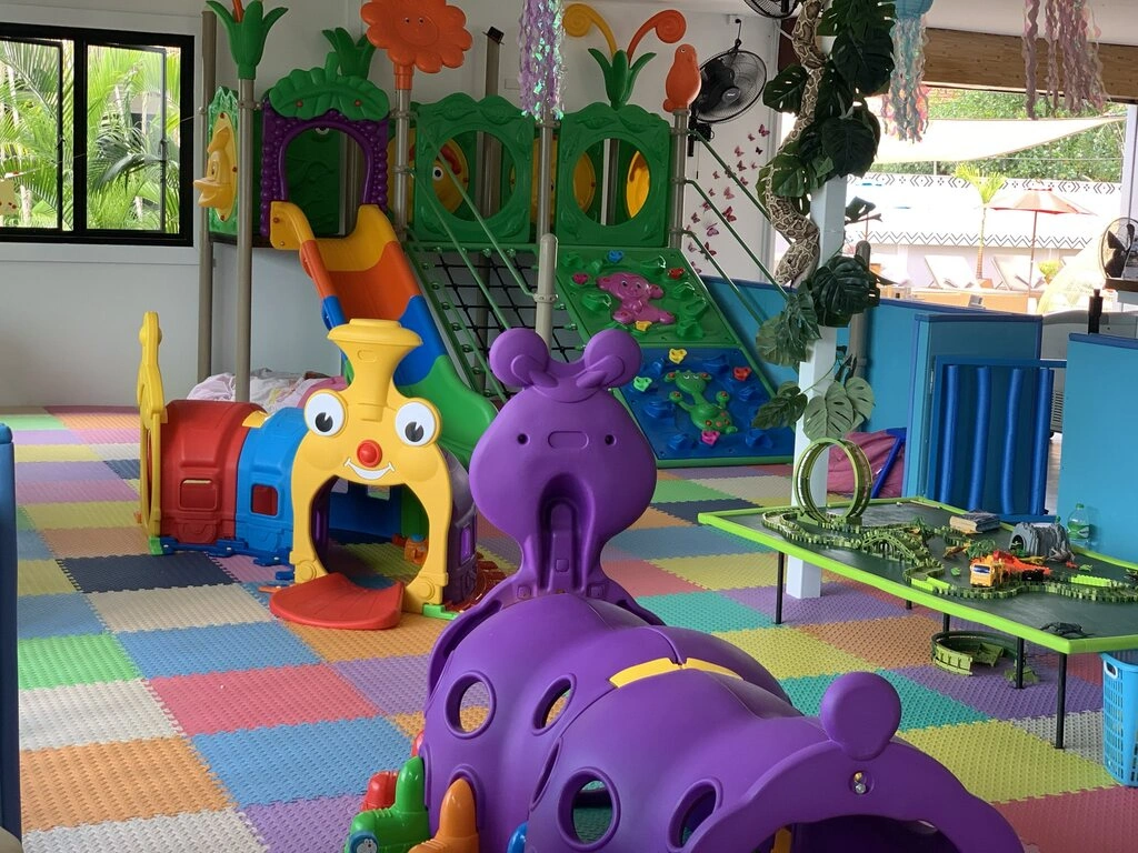 Top 10 Indoor Playgrounds in Koh Samui – Rainy Day Tips 26 A playroom with colorful toys.