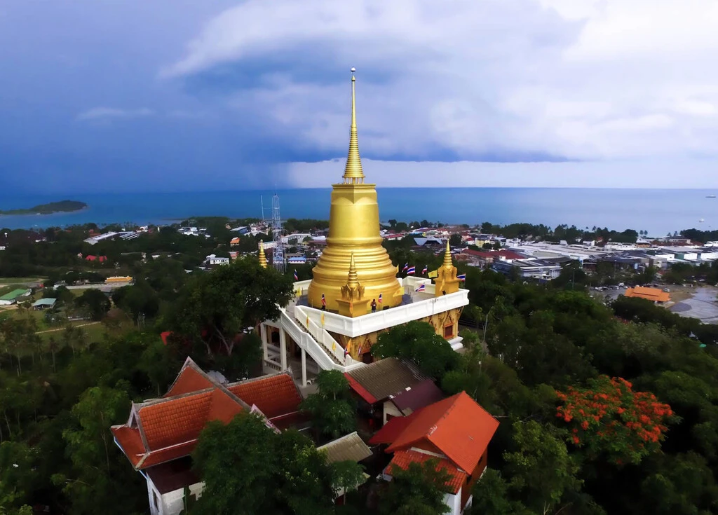 20 Top Things to Do in Koh Samui – My 2025 Highlights 3 Khao Hua Jook Pagoda with golden Pagoda sitting on a building.